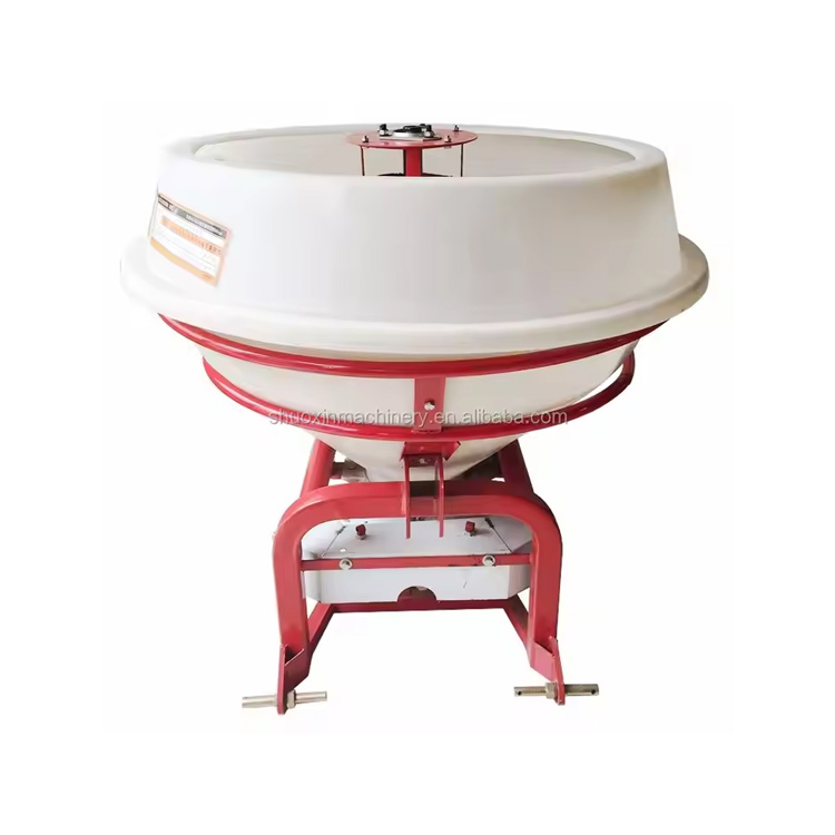 فیلڈ میں پلاسٹک فرٹیلائزر اسپریڈرز کا استعمال